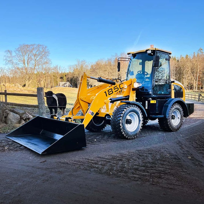 Hjullastare från Swekip för arbete på gård